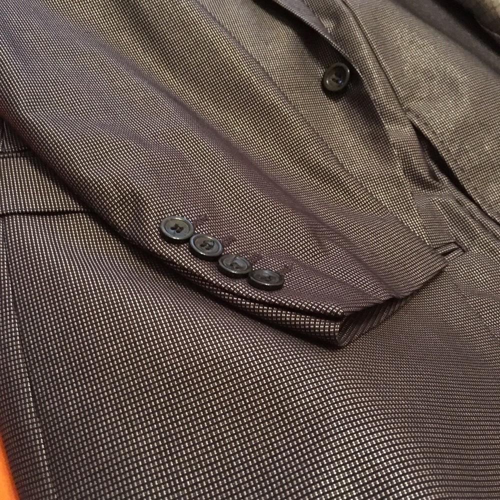 💫 $200 FIRM UNLESS BUNDLED *** SUPER SLEEK CHARCOAL SLIM FIT SUIT💫